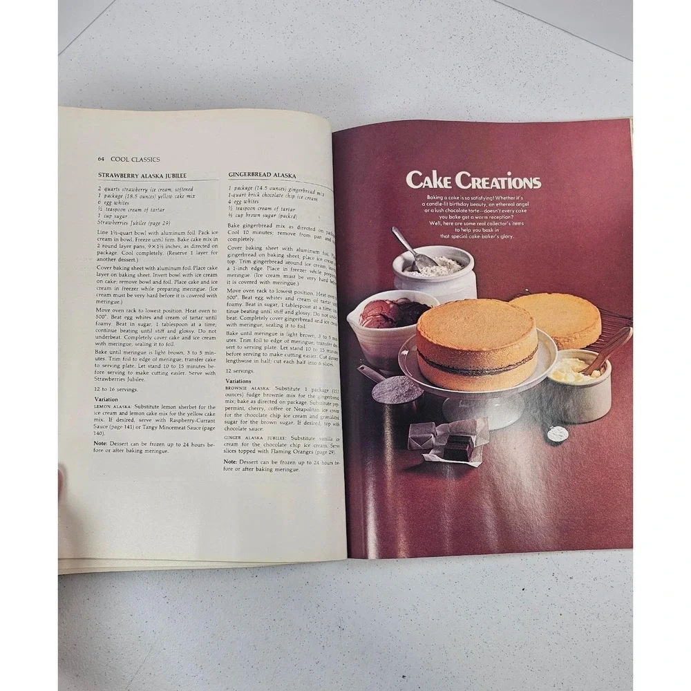 Betty Crockers Desserts Cookbook Golden‎ Press Vintage 1977 Baking Recipes